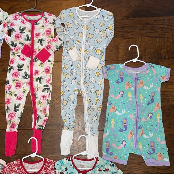 7pcs bundle of Little Sleepies pajamas - Picture 4 of 10